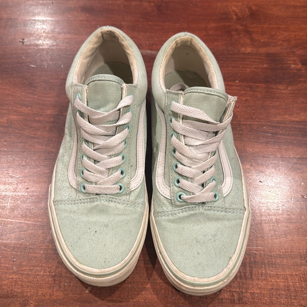 Vans Old Skool Sneakers size men’s 7/womens 8.5